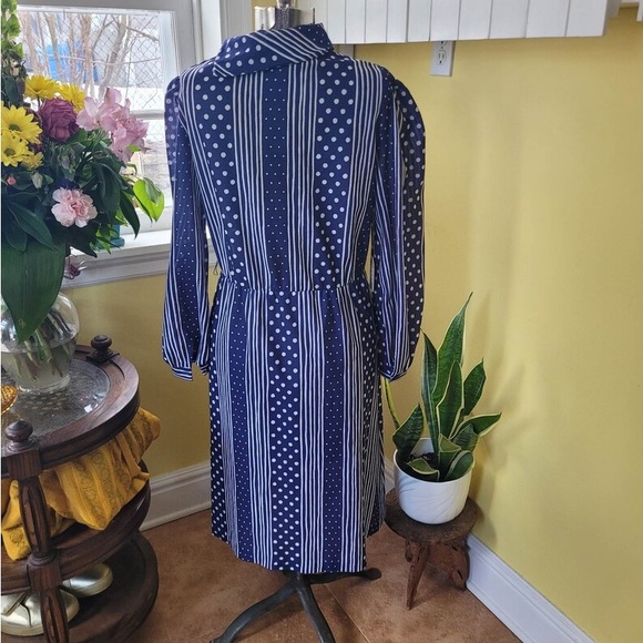 Vintage
1960's Kay Windsor polyester dress US14 - Picture 2 of 4